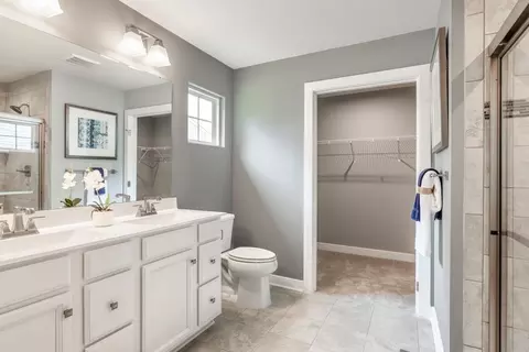 Bath - 2508 Crown Point Cir, Frederick, MD 21702 photo 1 of 4