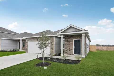 Exterior - 136 Dionicio Loop, Seguin, TX 78155 photo 4 of 11
