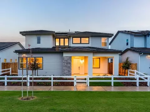 364 Peters Ln S, Madera, CA 93636