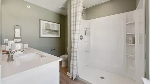 Bath - 33 Clementon Rd E, Gibbsboro, NJ 08026 photo 3 of 4