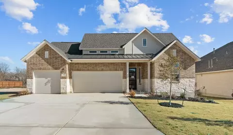 112 Grace Ave, Castroville, TX 78009