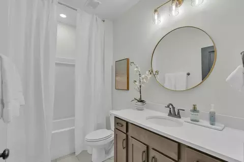 Bath - 173 9, Auburn, AL 36830 photo 1 of 4
