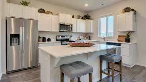 Kitchen - 3341 Eden Way, Eugene, OR 97404 photo 2 of 9