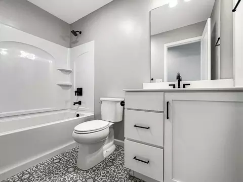 Bath - 00 Betteker Ln, Saint Thomas, PA 17252 photo 7 of 9