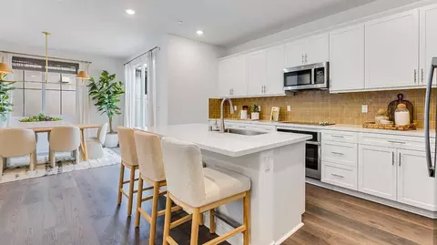 Kitchen - 1701 Lightning St, Rialto, CA 92376 photo 4 of 8