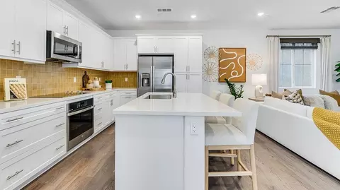 Kitchen - 1701 Lightning St, Rialto, CA 92376 photo 3 of 8
