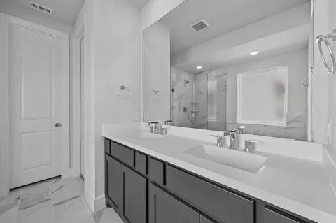 Bath - 2612 Gateway Pl, Celina, TX 75009 photo 1 of 4