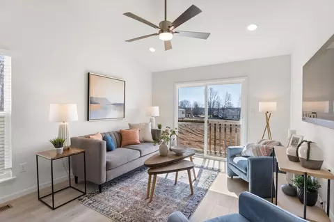 Living - 381 Olympic Dr, Pacific, MO 63069 photo 1 of 3