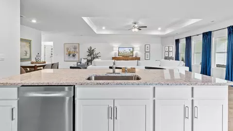 Kitchen - High Ridge Drive, Alabaster, AL 35124 photo 8 of 8