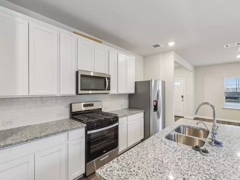 133 Maple Hedge Rd, Hutto, TX 78634