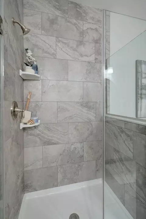Bath - Hershey Lane, Lancaster, PA 17601 photo 9 of 20