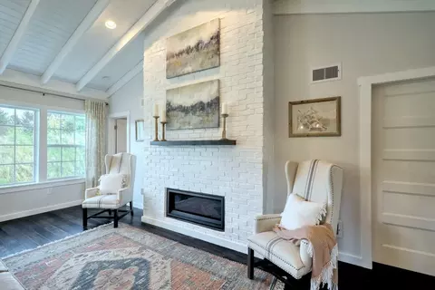 Living - Hershey Lane, Lancaster, PA 17601 photo 34 of 43