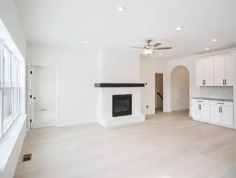 Living - Hershey Lane, Lancaster, PA 17601 photo 24 of 43
