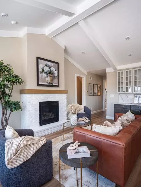 Living - Hershey Lane, Lancaster, PA 17601 photo 7 of 43