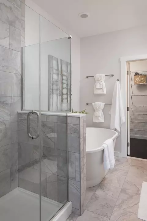 Bath - Hershey Lane, Lancaster, PA 17601 photo 5 of 20