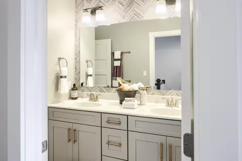 Bath - Hershey Lane, Lancaster, PA 17601 photo 20 of 20