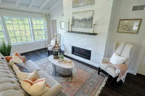 Living - Hershey Lane, Lancaster, PA 17601 photo 33 of 43