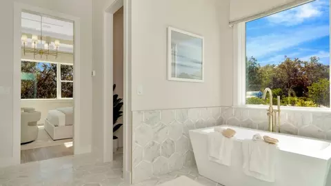 Bath - 8308 Golden Beach Ct, Parrish, FL 34219 photo 2 of 8