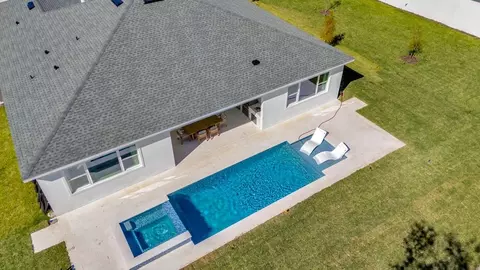 Exterior - 8308 Golden Beach Ct, Parrish, FL 34219 photo 3 of 18