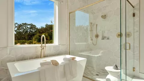 Bath - 8308 Golden Beach Ct, Parrish, FL 34219 photo 5 of 8