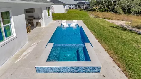 Exterior - 8308 Golden Beach Ct, Parrish, FL 34219 photo 4 of 18