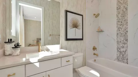 Bath - 8308 Golden Beach Ct, Parrish, FL 34219 photo 6 of 8