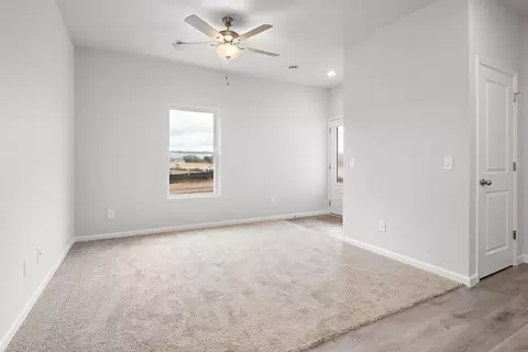600 Redwood Loop N, Cambridge, MN 55008