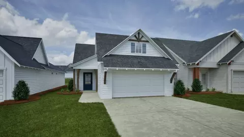 100 Firefly Ln, Opelika, AL