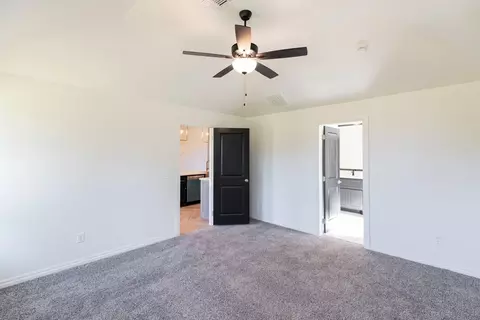 Bedroom - 8701 Stark St, Arcadia, OK 73007 photo 6 of 12