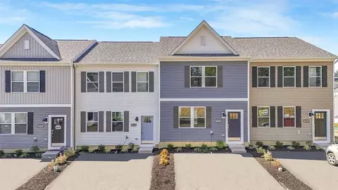 12 Erow St, Fairmont, WV 26554