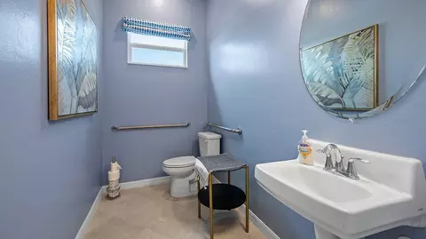 Bath - Maya Bay Ct, Venice, FL 34293 photo 3 of 3