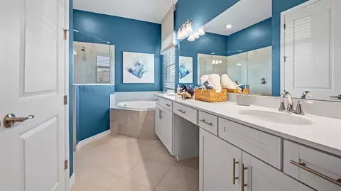Bath - Maya Bay Ct, Venice, FL 34293 photo 1 of 3