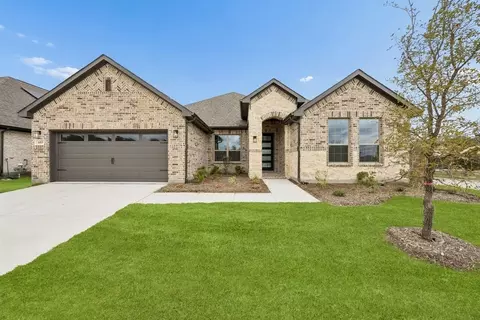 685 Red Maple Rd, Waxahachie, TX 75165