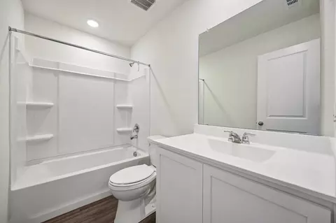 Bath - 1206 Herring Dr, Forney, TX 75126 photo 3 of 3