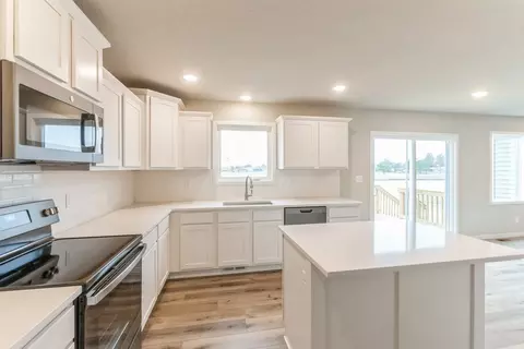 Kitchen - White Oak Ln, Granger, IA 50109 photo 2 of 2