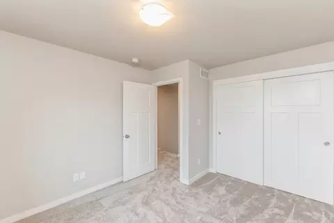 Bedroom - White Oak Ln, Granger, IA 50109 photo 3 of 4