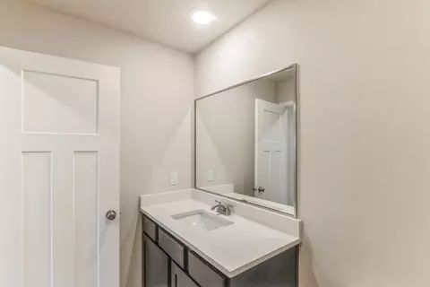 Bath - White Oak Ln, Granger, IA 50109 photo 1 of 5