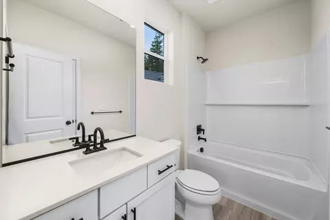 Bath - 44807 244th Ave SE, Enumclaw, WA 98022 photo 1 of 5