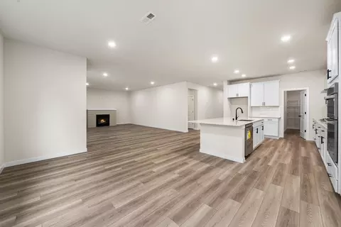Living - 44807 244th Ave SE, Enumclaw, WA 98022 photo 1 of 4