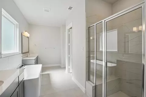 Bath - 16317 Sheridan River Trl, Conroe, TX 77302 photo 1 of 9