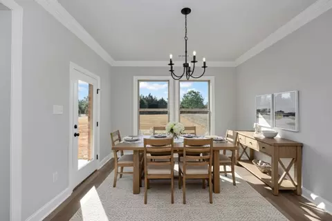 Dining - Quints Drive, Athens, AL 35613 photo 1 of 1