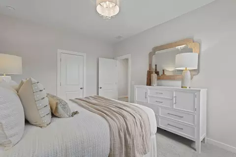 Bedroom - 303 E Pyrenees Dr, Wellford, SC 29385 photo 6 of 7