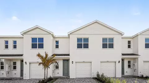 9034 Venetian Sq, Vero Beach, FL 32966