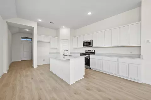 270 Bendecido Loop, Elgin, TX 78621 photo 8