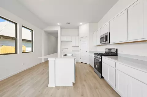 270 Bendecido Loop, Elgin, TX 78621 photo 9