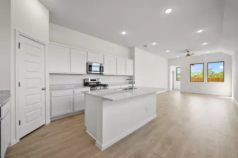 270 Bendecido Loop, Elgin, TX 78621 photo 7