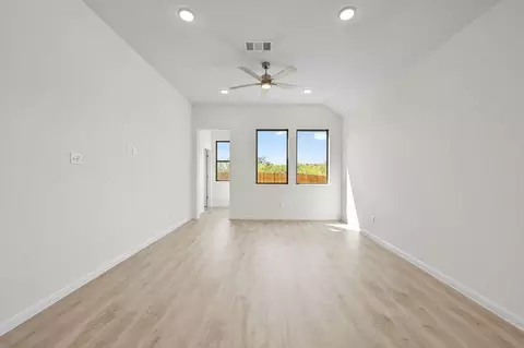270 Bendecido Loop, Elgin, TX 78621 photo 11