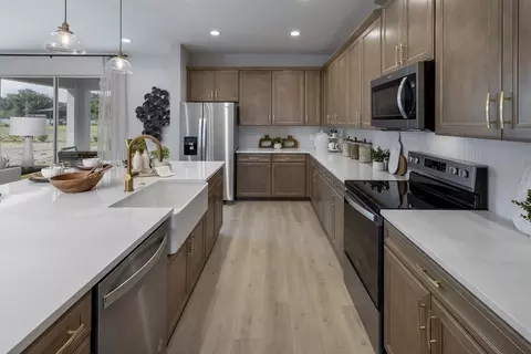 Kitchen - 2011 Town Pasture Dr, Eustis, FL 32726 photo 2 of 4