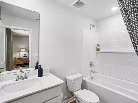 Bath - 1403 Hatteras Rd, Durham, NC 27704 photo 4 of 5