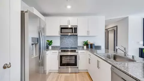 Kitchen - 14381 Aurora Ct, Hesperia, CA 92344 photo 2 of 7